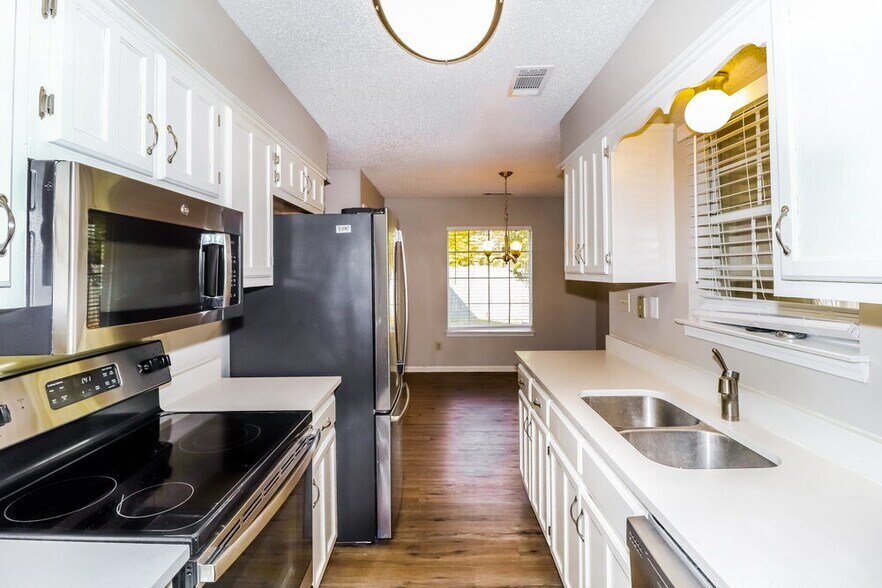 Building Photo - 1834 Dewars Cove N
