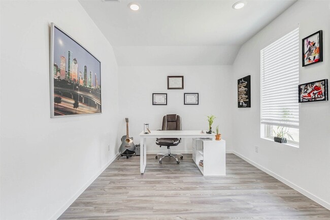 Building Photo - 27210 Woodridge Gln Dr