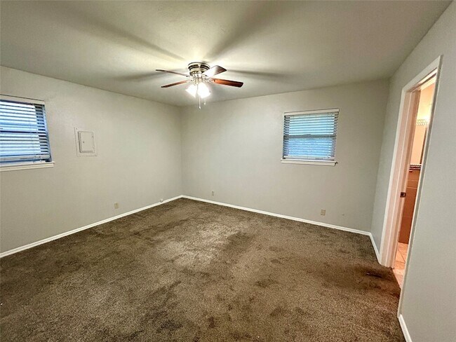 Building Photo - 1408 Kiowa Dr