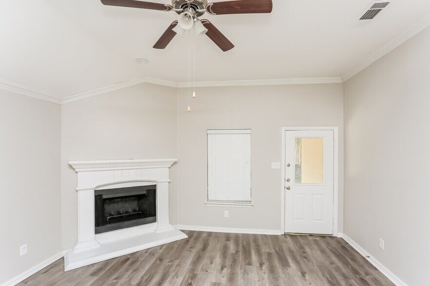 Building Photo - 7413 Errandale Dr