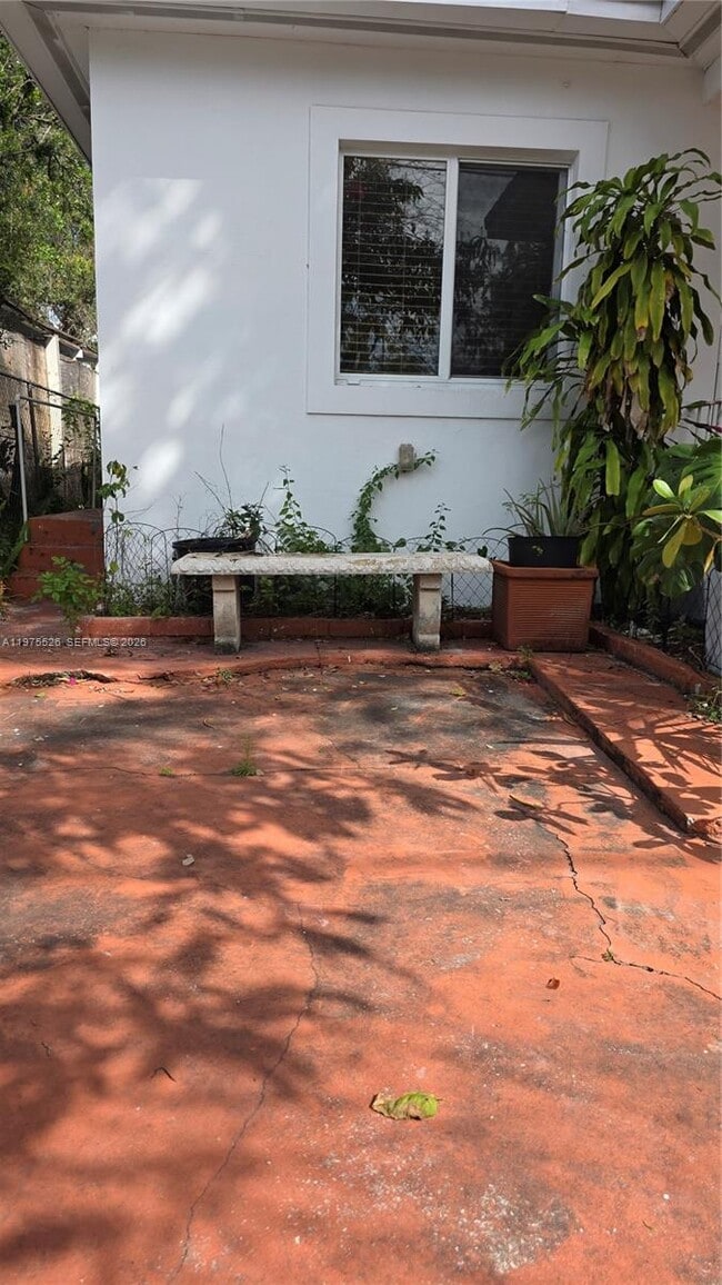 Building Photo - 5715 NW 6th Ave