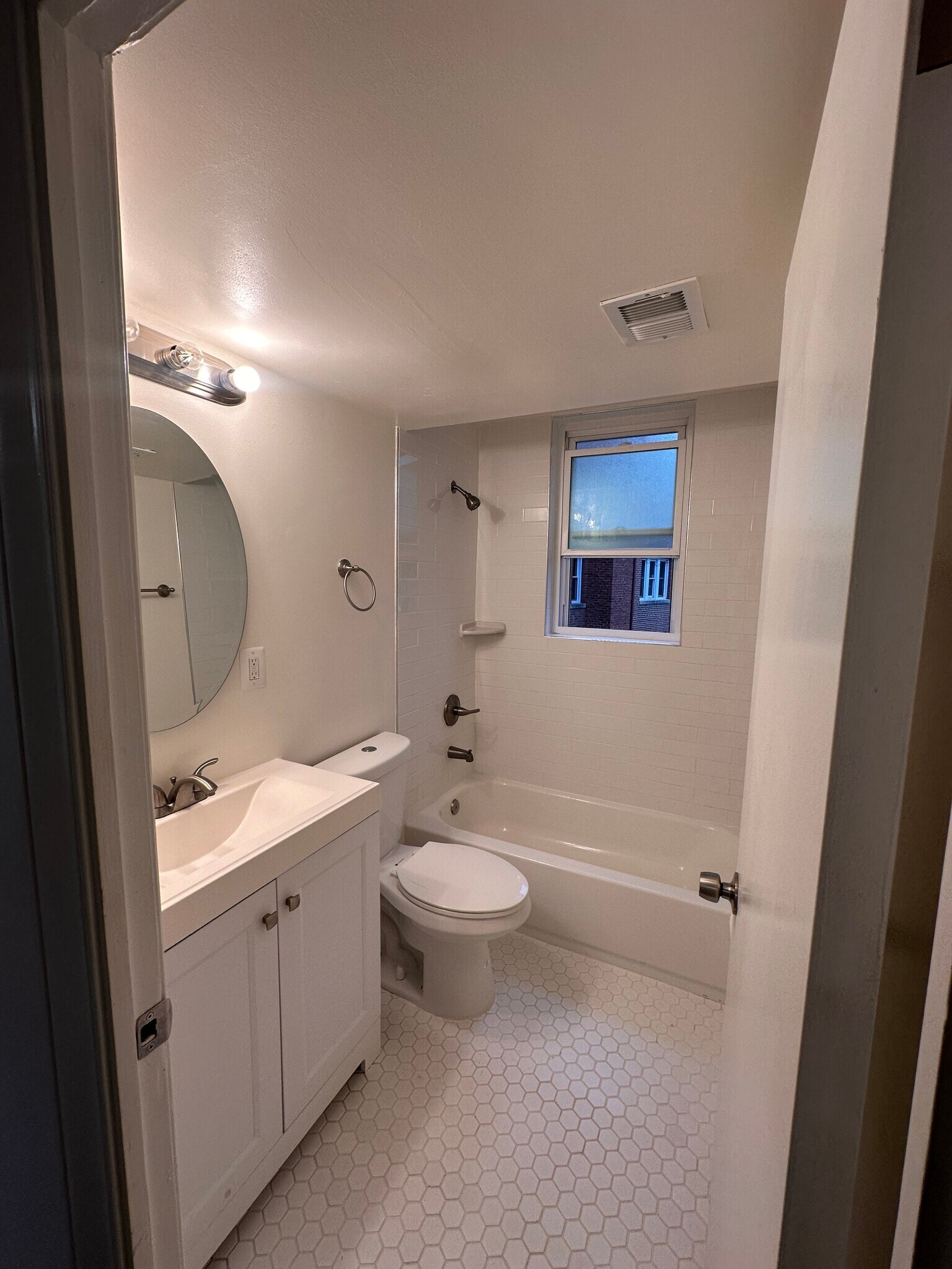 Bathroom - 1615 Kenyon St NW