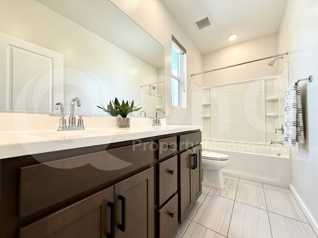 Building Photo - 17769 W Cassia Way