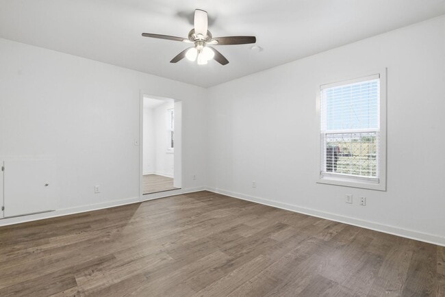 Building Photo - Cozy 1-Bedroom Home