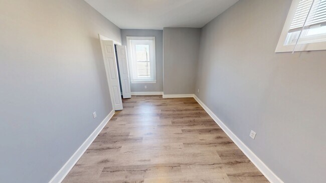 Building Photo - 5861 Cedar Ave