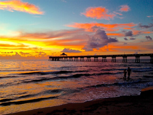 Building Photo - 333 NE 21st Ave