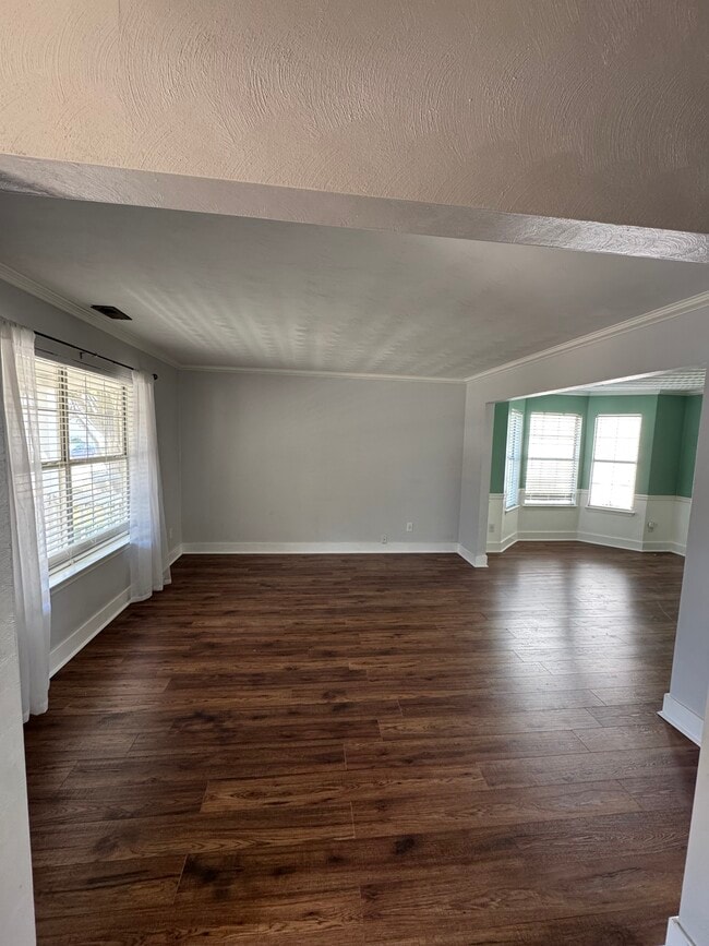 Building Photo - 1449 Berkshire Dr