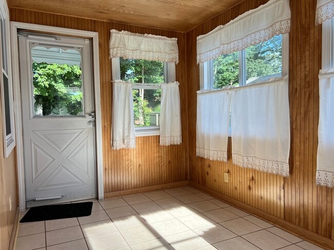 Building Photo - 34 Corsino Ave