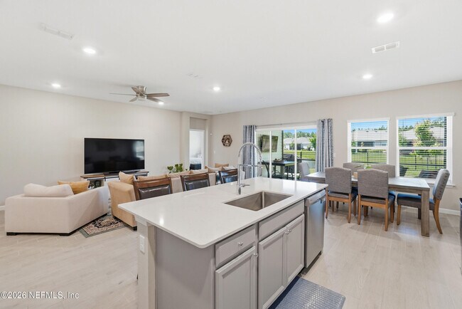 Building Photo - 75435 Sunberry Dr