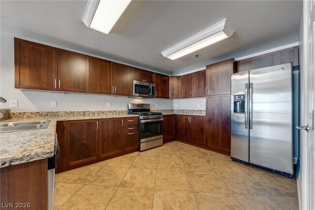 Building Photo - 150 S Las Vegas Blvd