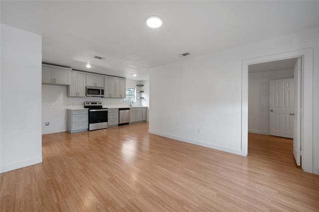 Building Photo - 3214 King St