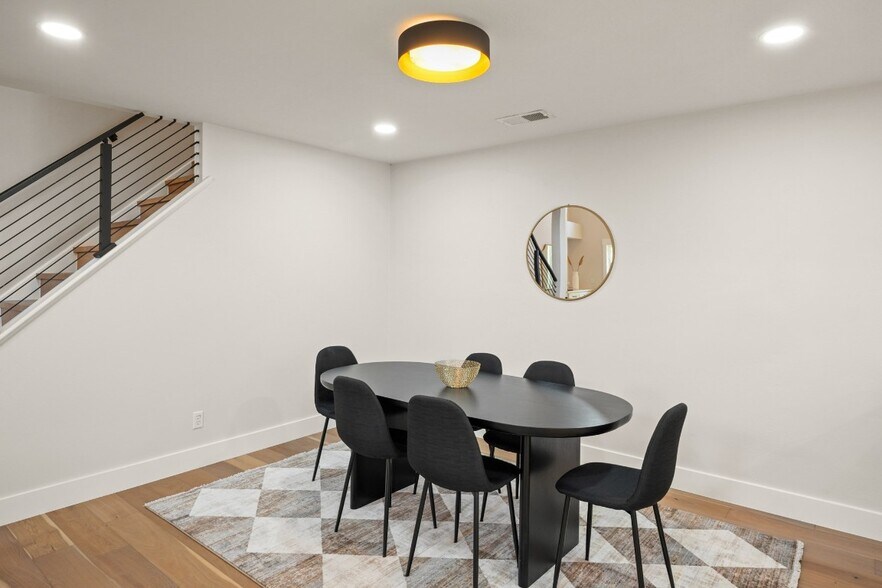 Building Photo - 8138 Forest Mesa Dr