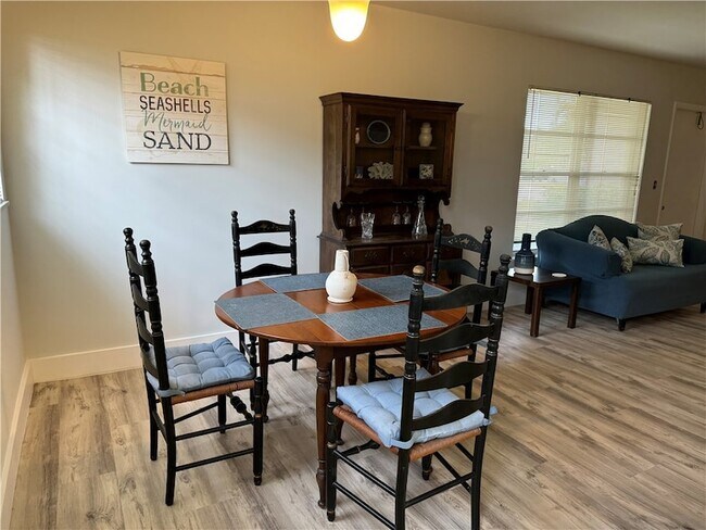 Building Photo - 48 Woodland Dr