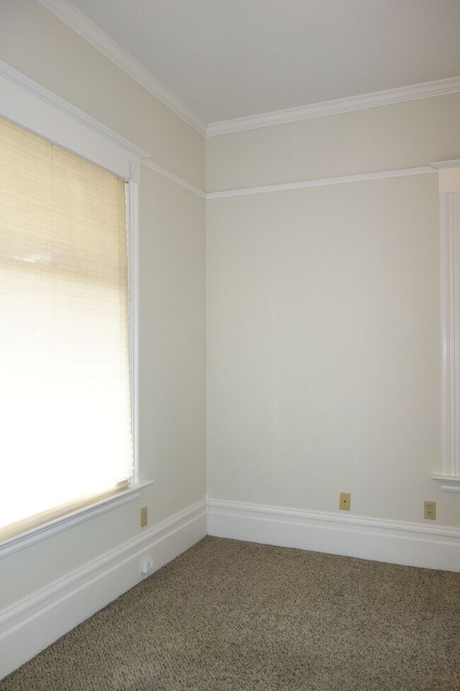 Building Photo - Charming 1910 Winters Home – 3 Bed, 2 Bath – Steps from Historic Downtown