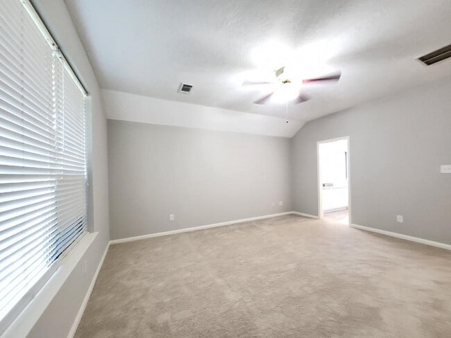 Building Photo - 20402 Westfield Pkwy Dr