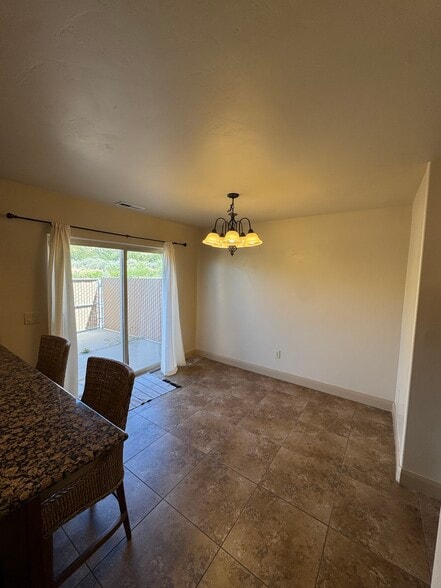 Kitchen - 920 25 E St