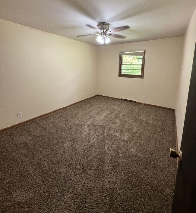 Building Photo - 239 Flintridge Dr