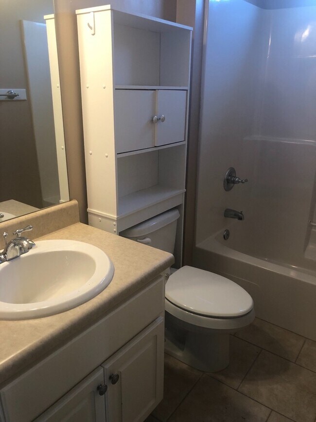 Building Photo - Spacious Home on a Beautiful Lot in a Quiet Neighborhood! *SPECIAL: 1/2 OFF 1st Month + Military ...