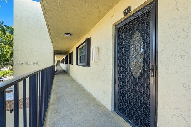 Building Photo - 367 S Federal Hwy
