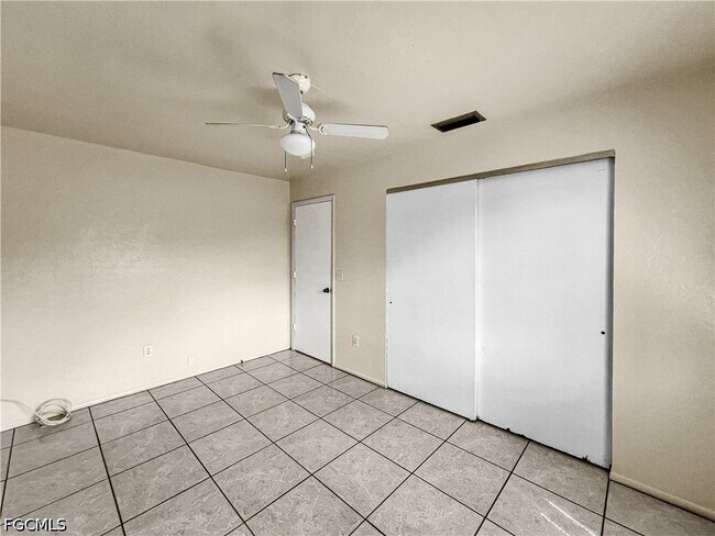 Building Photo - 2239 Iris Way