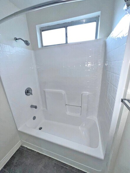 Building Photo - 4524 S Slauson Ave