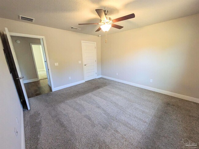 Building Photo - 7799 Ira Dr