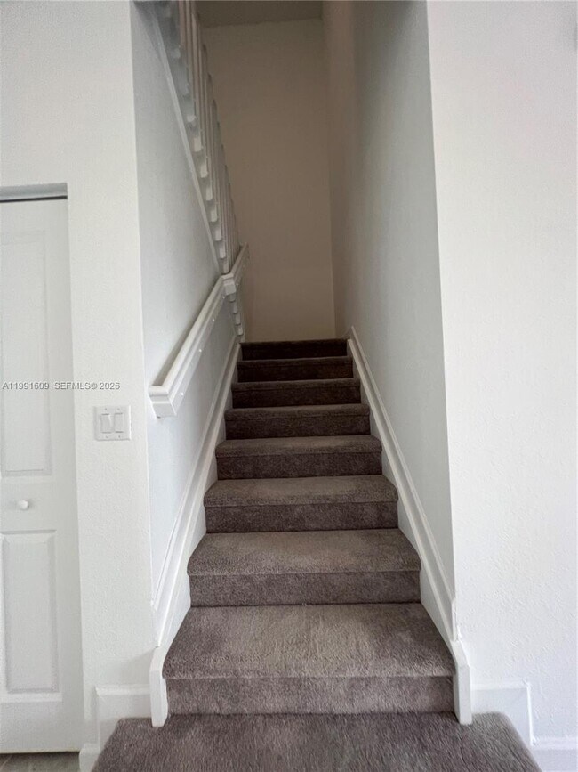 Building Photo - 1864 SE 27th Rd