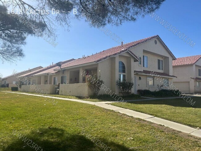 Building Photo - 1628 Cactus Dr