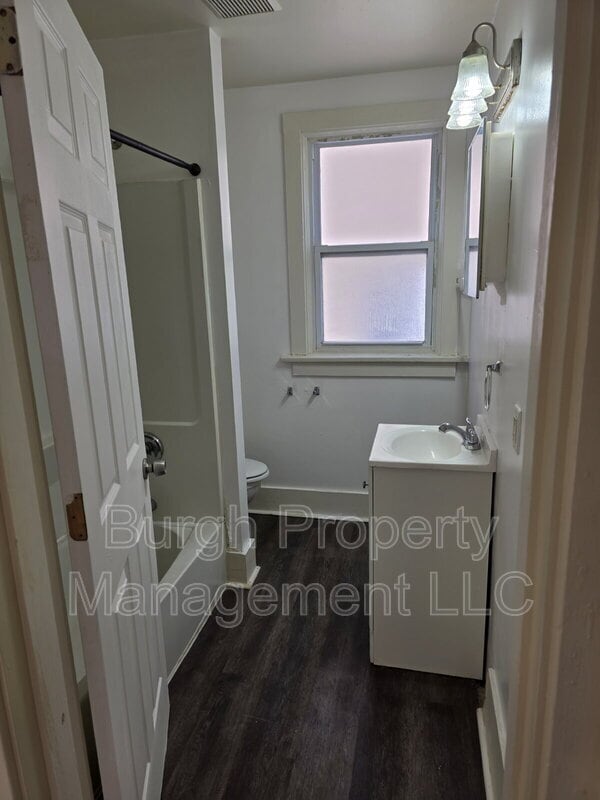 Building Photo - 1411 Bellaire Pl