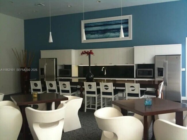 Building Photo - 2775 NE 187th St