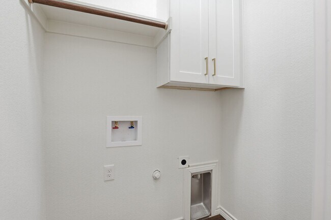 Building Photo - 5718 Barkridge Dr