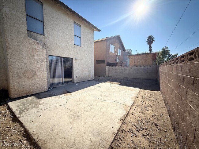 Building Photo - 129 Colbath St