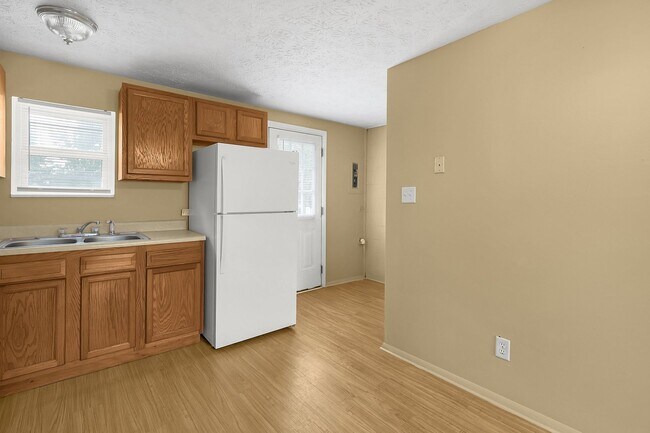 Building Photo - 2 Bedroom Affordable Housing Apartment