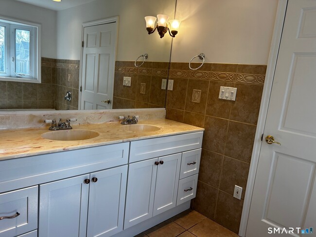 Building Photo - 97 Godfrey Rd