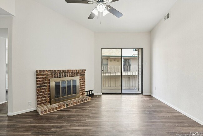 Building Photo - 349 Harmony Ct