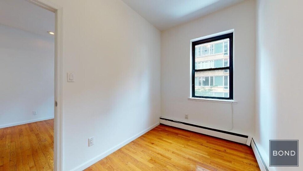 Building Photo - 249 E 53rd St