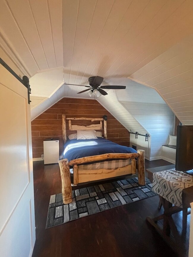 Building Photo - Amazing custom built Alaskan Log home acro...