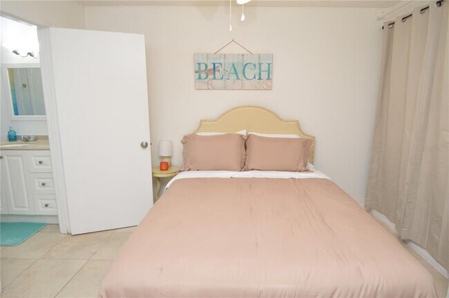 Building Photo - 8625 Mallard Reserve Dr