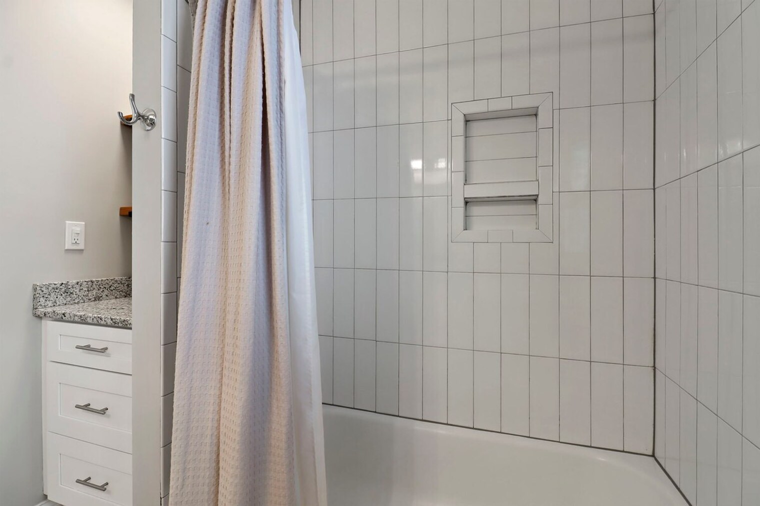 Building Photo - 1428 North Ave