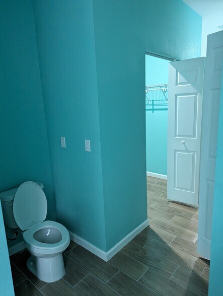 Building Photo - 2010 Seminole Blvd S