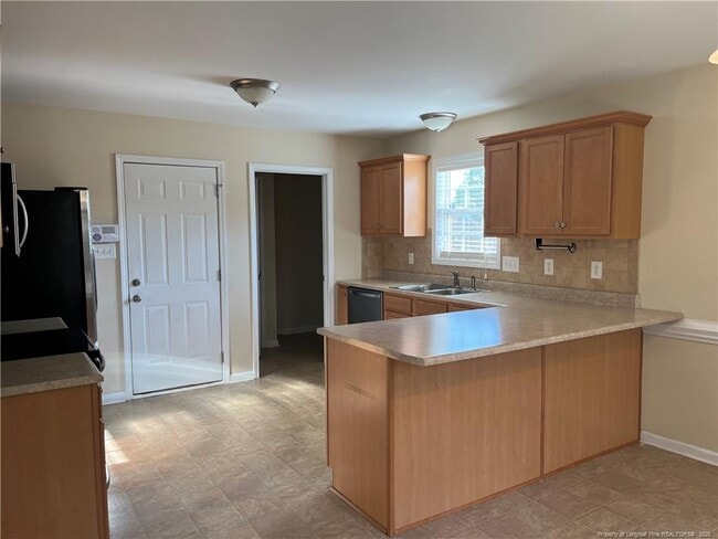 Building Photo - 105 Basket Oak Dr