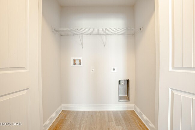 Building Photo - 7472 Shadow Lake Dr