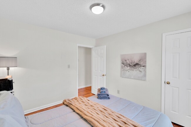 Building Photo - 1216 Eagle Ridge Dr
