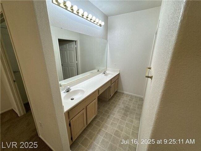 Building Photo - VERY DESIRABLE GREEN VALLEY 1ST FLOOR UNIT...