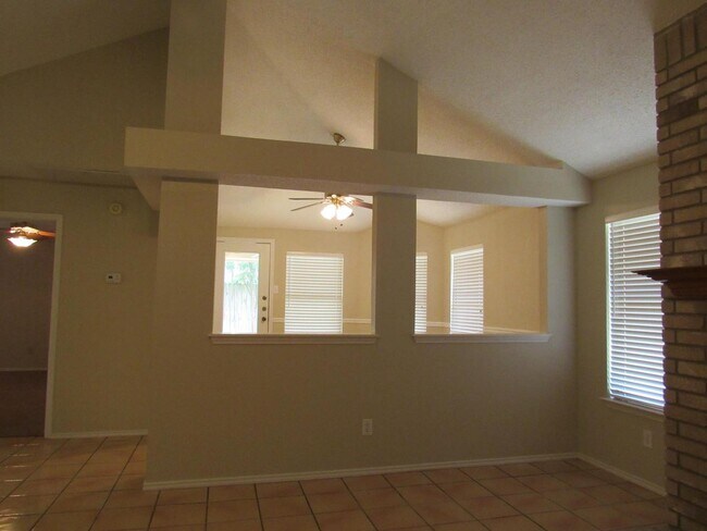 Building Photo - 21130 Malibu Colony