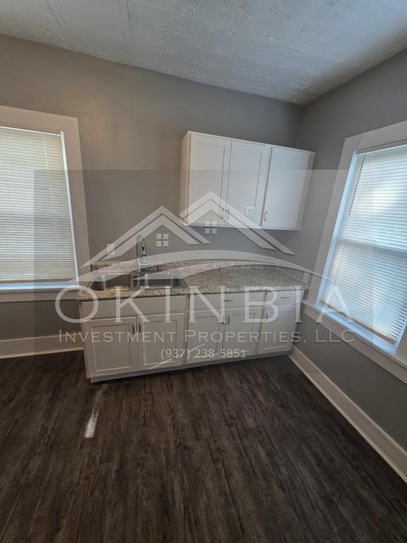 Building Photo - 1815 Catalpa Dr.