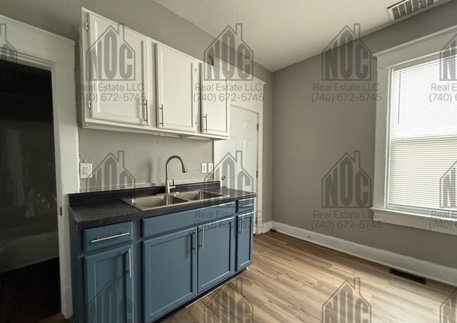 Building Photo - 440-440 Locust St