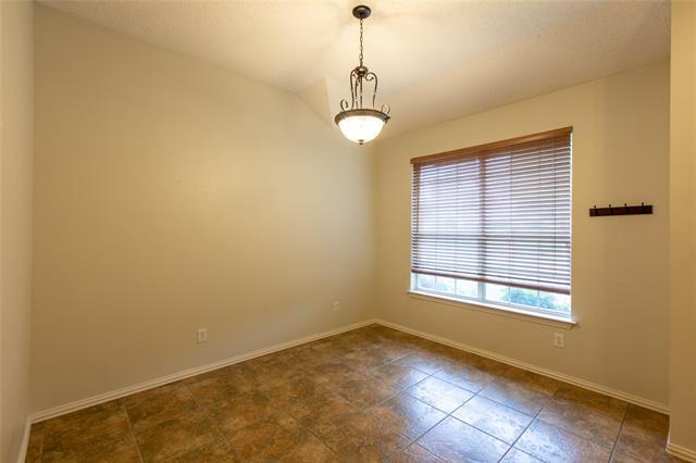 Building Photo - 3713 Pinetree Dr