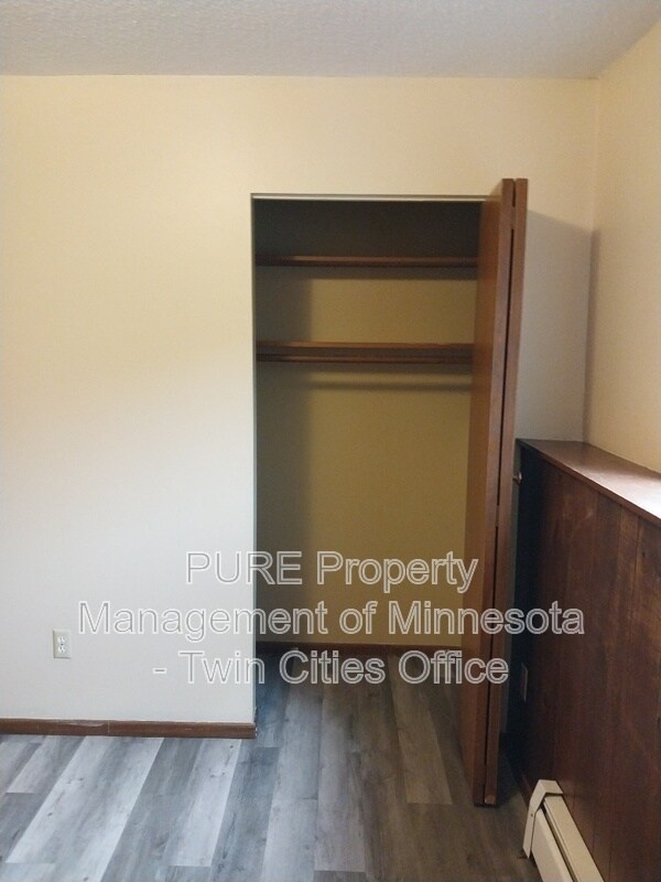 Building Photo - 144 13th Ave S