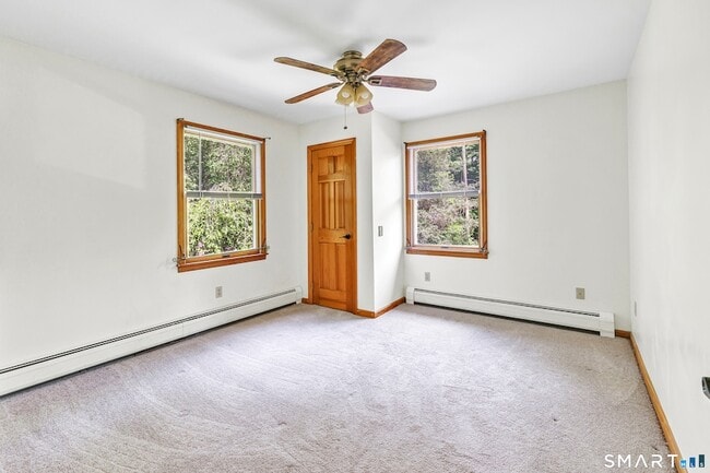 Building Photo - 5 Saxony Dr